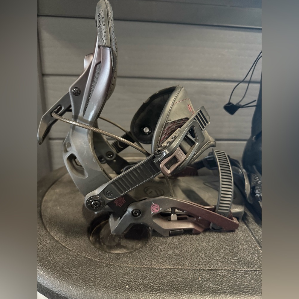Flow omni hybrid bindings

Comes from a clean/smoke free home
